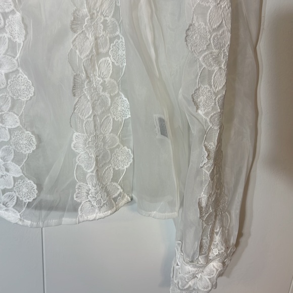Shein white lace organza mock neck blouse - Picture 3 of 5